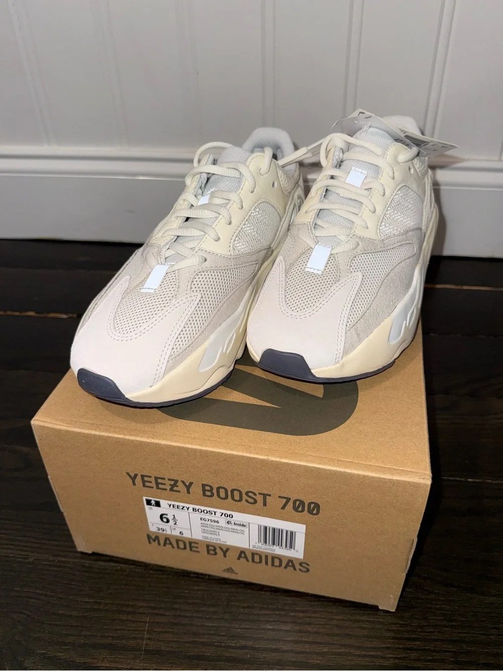 Yeezy Boost 700 Analog Men’s Sneakers